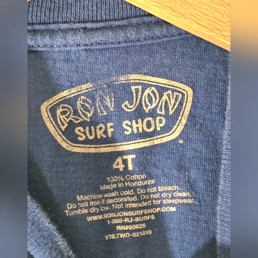 Ron Jon Surf Shop Ft. Myers Shark Surfing Sunglasses Royal Blue Graphic Tee - 4T - Picture 3 of 3